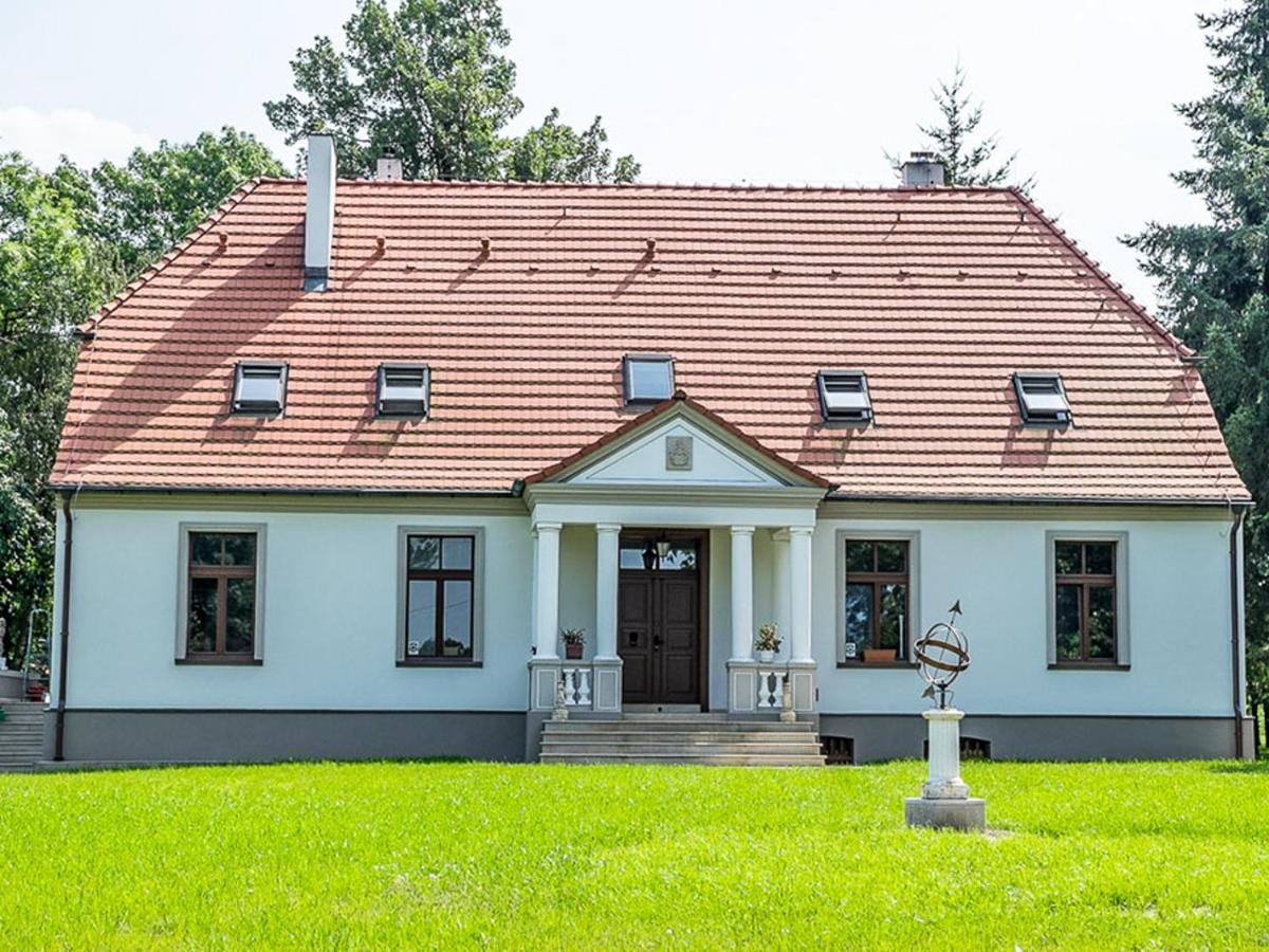 Dwor Gogolewo Nad Warta Bed & Breakfast Ksiaz Wielkopolski Exterior photo